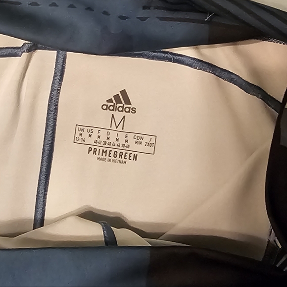 Asidas (Peloton) leggings and matching top set - Picture 8 of 8